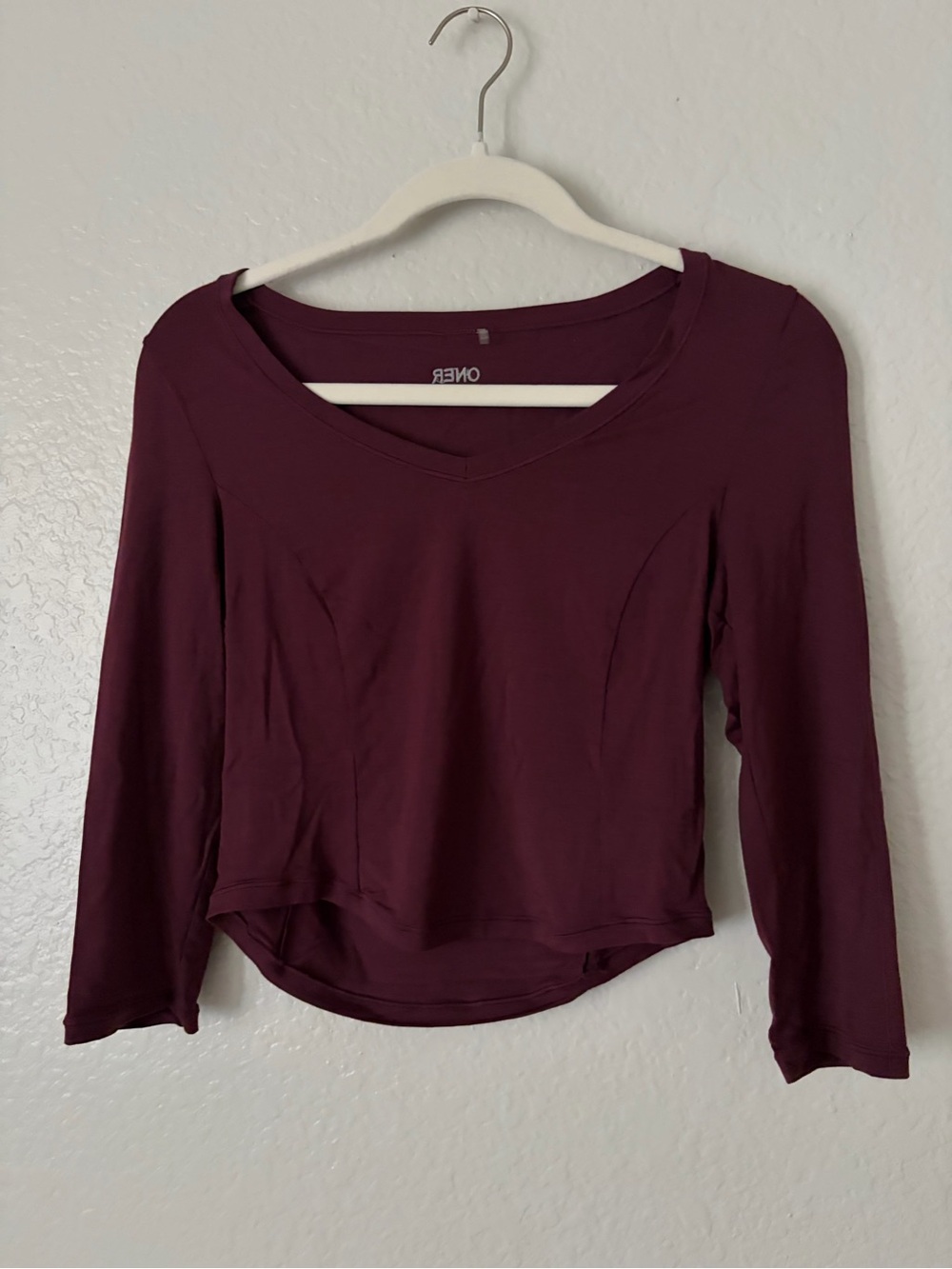 MellowMotion Wide V-Neck 3/4 Length Sleeve Mid Top Cherry Lacquer Purple Size L